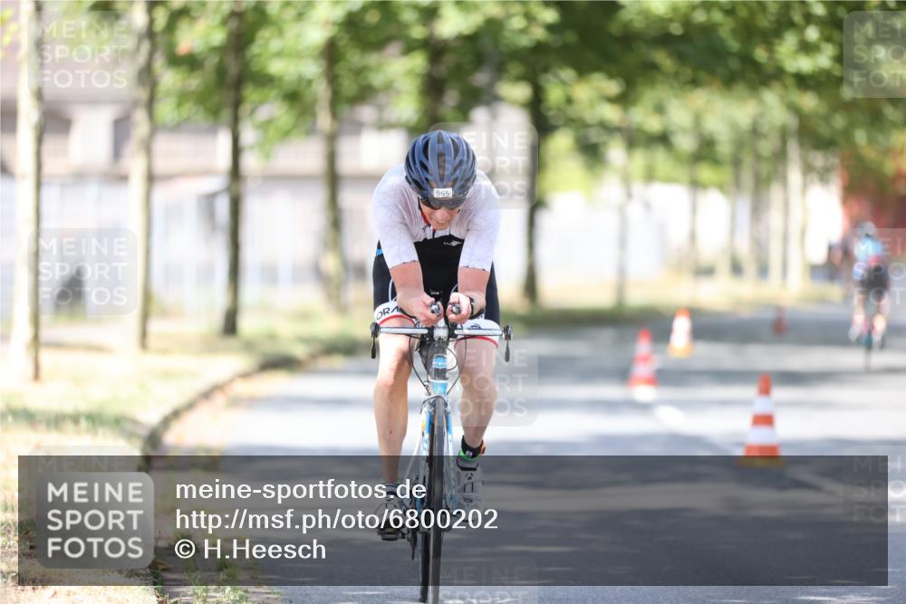 11.08.2024 - GEWOBA Citytriathlon Bremen H.Heesch http://msf.ph/oto/6800202 11.08.2024 11:59:09 Laufen  meine-sportfotos.de