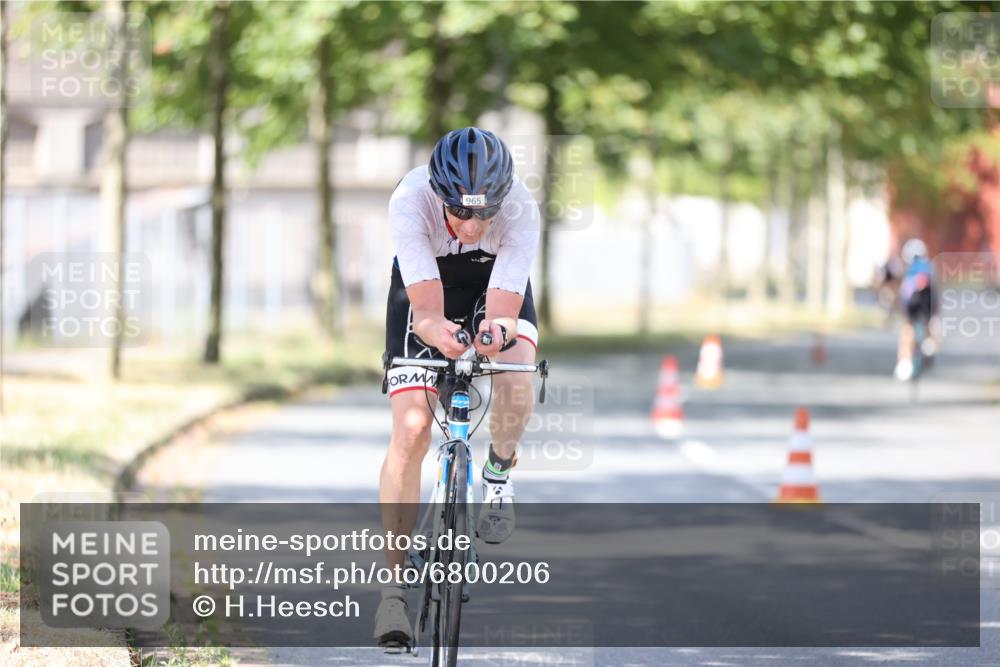 11.08.2024 - GEWOBA Citytriathlon Bremen H.Heesch http://msf.ph/oto/6800206 11.08.2024 11:59:09 Laufen  meine-sportfotos.de