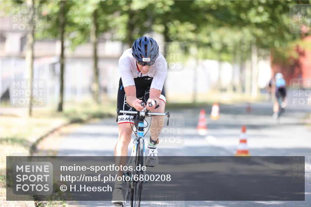 11.08.2024 - GEWOBA Citytriathlon Bremen H.Heesch http://msf.ph/oto/6800208 11.08.2024 11:59:09 Laufen  meine-sportfotos.de