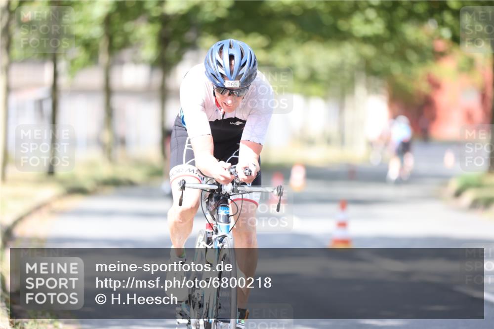 11.08.2024 - GEWOBA Citytriathlon Bremen H.Heesch http://msf.ph/oto/6800218 11.08.2024 11:59:09 Laufen  meine-sportfotos.de