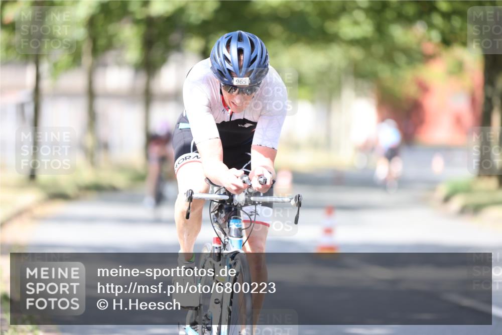 11.08.2024 - GEWOBA Citytriathlon Bremen H.Heesch http://msf.ph/oto/6800223 11.08.2024 11:59:09 Laufen  meine-sportfotos.de