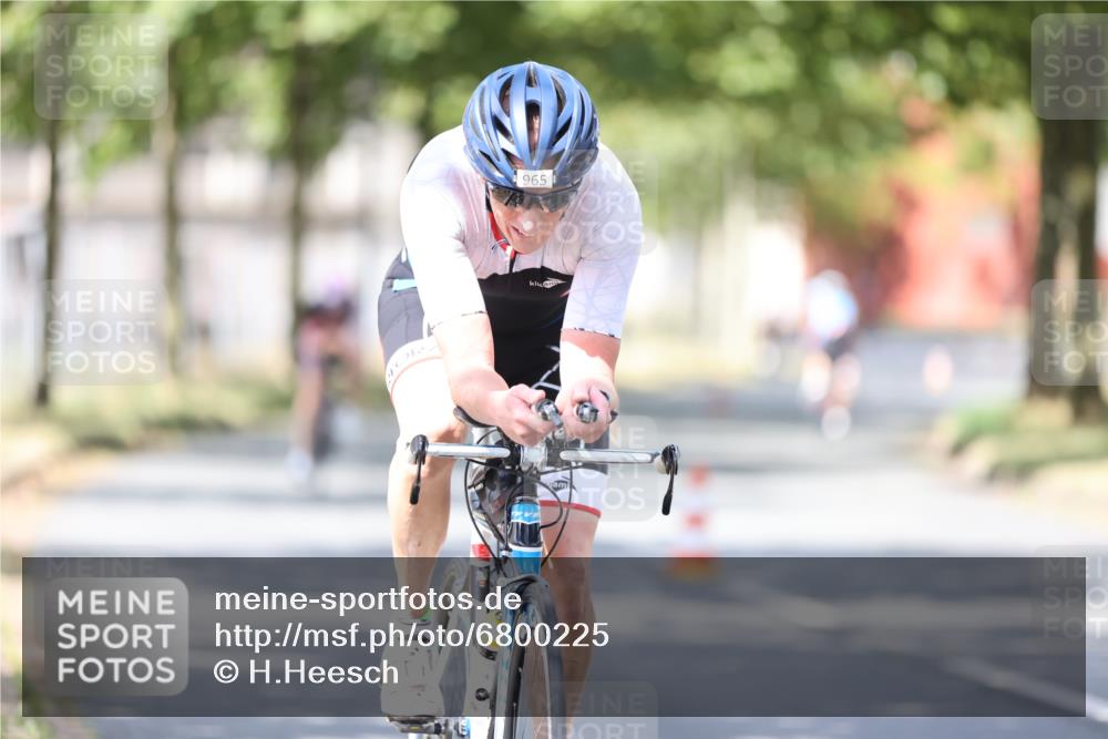 11.08.2024 - GEWOBA Citytriathlon Bremen H.Heesch http://msf.ph/oto/6800225 11.08.2024 11:59:09 Laufen  meine-sportfotos.de