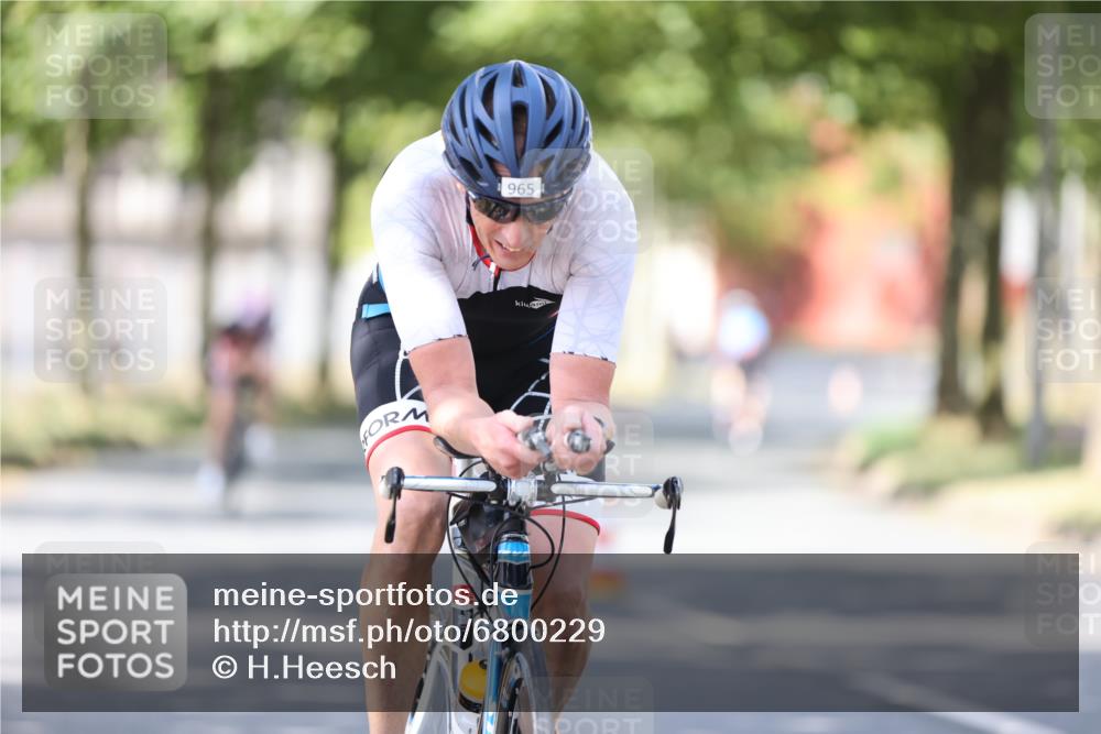 11.08.2024 - GEWOBA Citytriathlon Bremen H.Heesch http://msf.ph/oto/6800229 11.08.2024 11:59:09 Laufen  meine-sportfotos.de