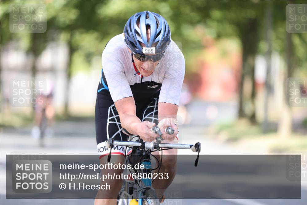 11.08.2024 - GEWOBA Citytriathlon Bremen H.Heesch http://msf.ph/oto/6800233 11.08.2024 11:59:09 Laufen  meine-sportfotos.de