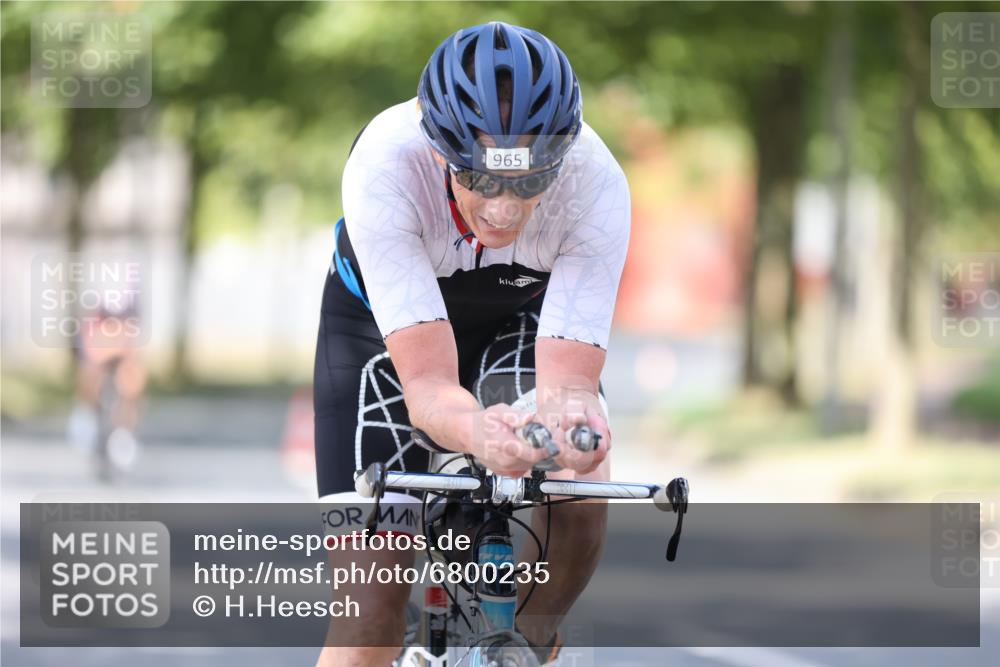 11.08.2024 - GEWOBA Citytriathlon Bremen H.Heesch http://msf.ph/oto/6800235 11.08.2024 11:59:10 Laufen  meine-sportfotos.de