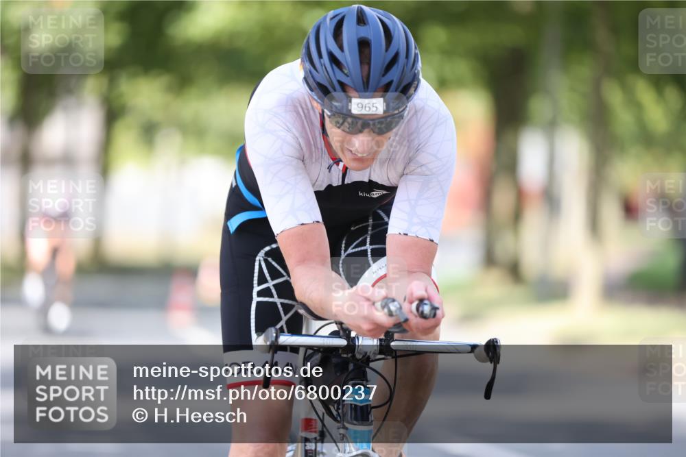 11.08.2024 - GEWOBA Citytriathlon Bremen H.Heesch http://msf.ph/oto/6800237 11.08.2024 11:59:10 Laufen  meine-sportfotos.de