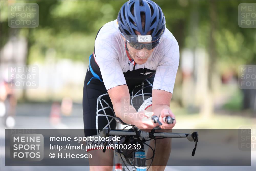 11.08.2024 - GEWOBA Citytriathlon Bremen H.Heesch http://msf.ph/oto/6800239 11.08.2024 11:59:10 Laufen  meine-sportfotos.de