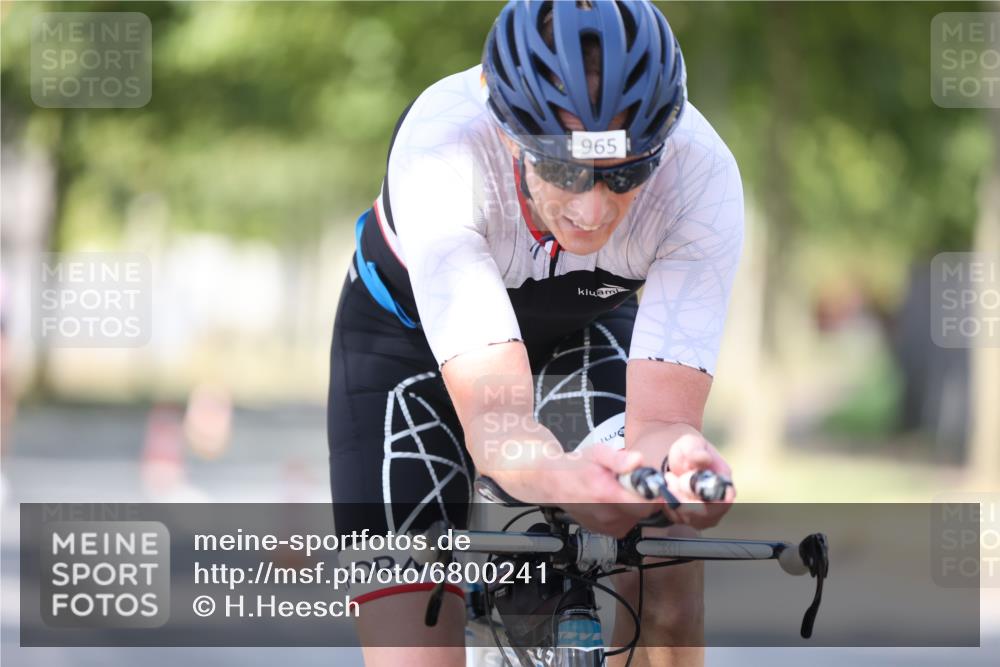11.08.2024 - GEWOBA Citytriathlon Bremen H.Heesch http://msf.ph/oto/6800241 11.08.2024 11:59:10 Laufen  meine-sportfotos.de