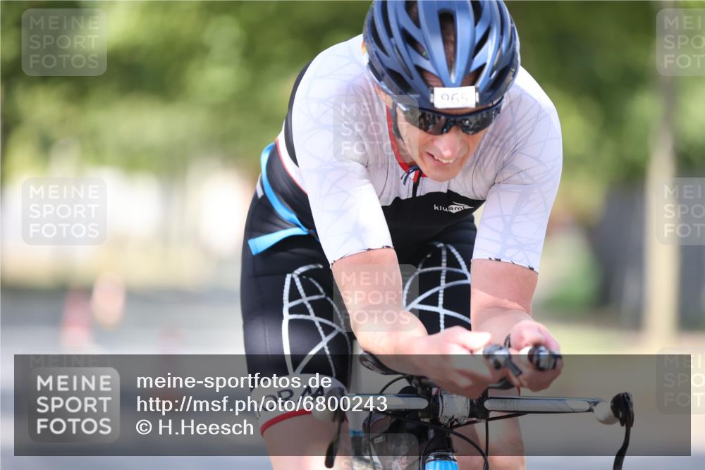 11.08.2024 - GEWOBA Citytriathlon Bremen H.Heesch http://msf.ph/oto/6800243 11.08.2024 11:59:10 Laufen  meine-sportfotos.de