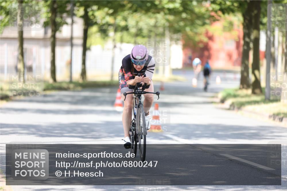 11.08.2024 - GEWOBA Citytriathlon Bremen H.Heesch http://msf.ph/oto/6800247 11.08.2024 11:59:11 Laufen  meine-sportfotos.de