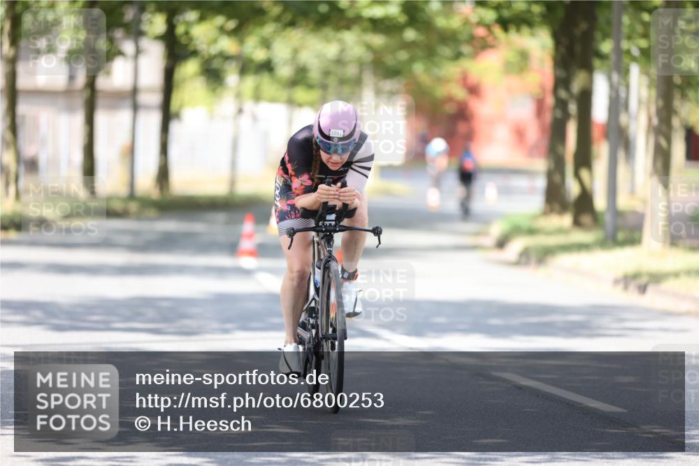 11.08.2024 - GEWOBA Citytriathlon Bremen H.Heesch http://msf.ph/oto/6800253 11.08.2024 11:59:11 Laufen  meine-sportfotos.de