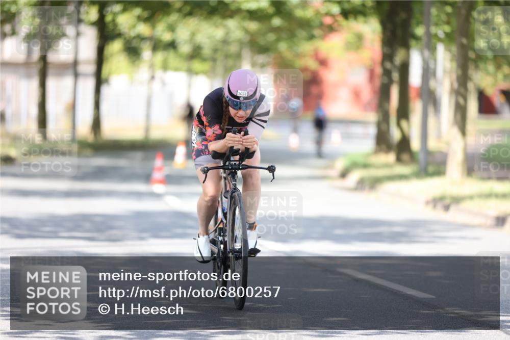 11.08.2024 - GEWOBA Citytriathlon Bremen H.Heesch http://msf.ph/oto/6800257 11.08.2024 11:59:12 Laufen  meine-sportfotos.de
