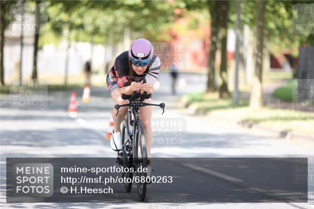 11.08.2024 - GEWOBA Citytriathlon Bremen H.Heesch http://msf.ph/oto/6800263 11.08.2024 11:59:12 Laufen  meine-sportfotos.de