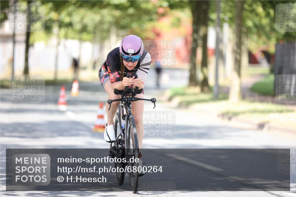 11.08.2024 - GEWOBA Citytriathlon Bremen H.Heesch http://msf.ph/oto/6800264 11.08.2024 11:59:12 Laufen  meine-sportfotos.de