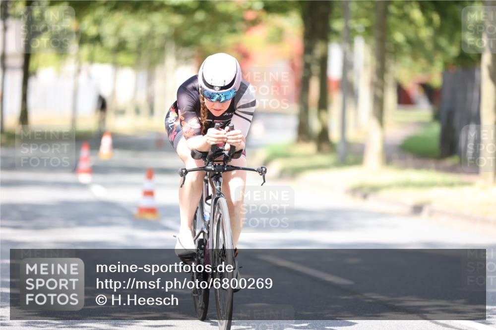 11.08.2024 - GEWOBA Citytriathlon Bremen H.Heesch http://msf.ph/oto/6800269 11.08.2024 11:59:12 Laufen  meine-sportfotos.de