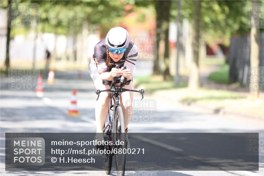 11.08.2024 - GEWOBA Citytriathlon Bremen H.Heesch http://msf.ph/oto/6800271 11.08.2024 11:59:12 Laufen  meine-sportfotos.de