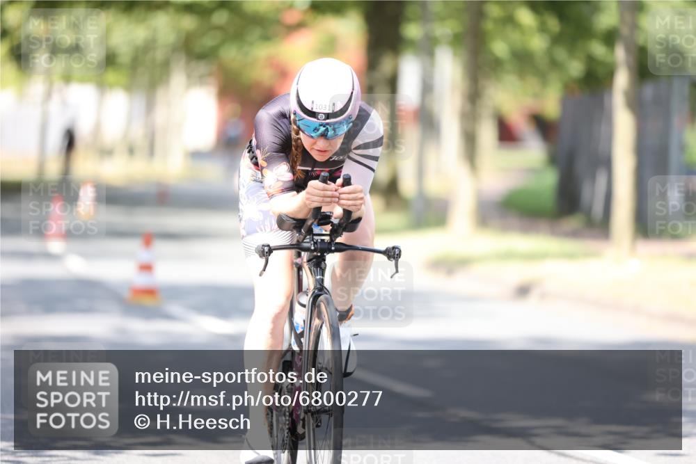 11.08.2024 - GEWOBA Citytriathlon Bremen H.Heesch http://msf.ph/oto/6800277 11.08.2024 11:59:12 Laufen  meine-sportfotos.de