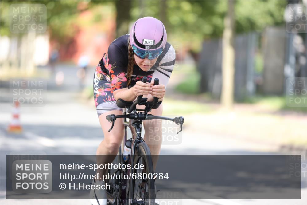 11.08.2024 - GEWOBA Citytriathlon Bremen H.Heesch http://msf.ph/oto/6800284 11.08.2024 11:59:12 Laufen  meine-sportfotos.de