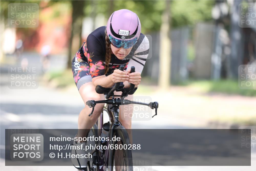 11.08.2024 - GEWOBA Citytriathlon Bremen H.Heesch http://msf.ph/oto/6800288 11.08.2024 11:59:12 Laufen  meine-sportfotos.de