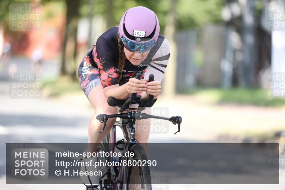 11.08.2024 - GEWOBA Citytriathlon Bremen H.Heesch http://msf.ph/oto/6800290 11.08.2024 11:59:12 Laufen  meine-sportfotos.de