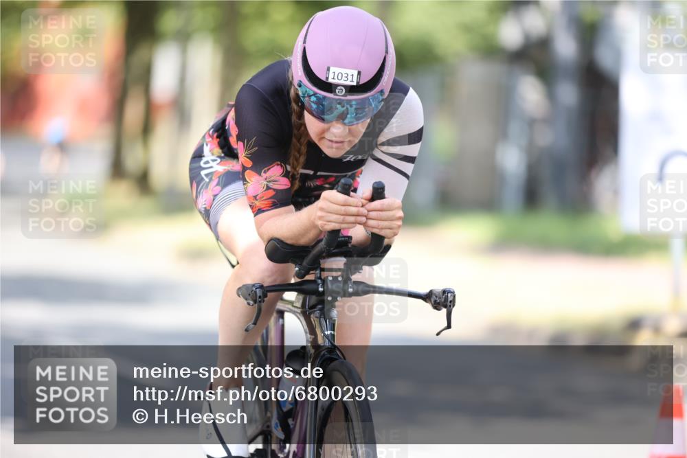 11.08.2024 - GEWOBA Citytriathlon Bremen H.Heesch http://msf.ph/oto/6800293 11.08.2024 11:59:12 Laufen  meine-sportfotos.de