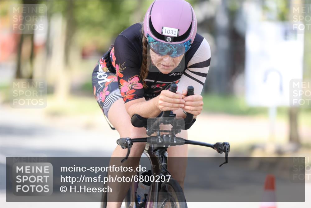 11.08.2024 - GEWOBA Citytriathlon Bremen H.Heesch http://msf.ph/oto/6800297 11.08.2024 11:59:13 Laufen  meine-sportfotos.de