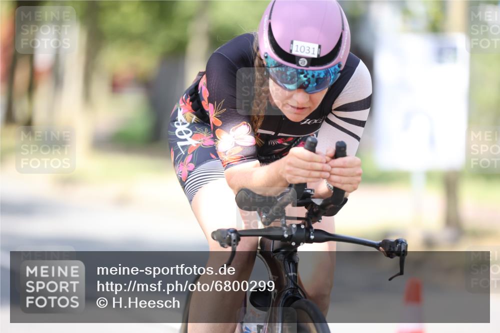 11.08.2024 - GEWOBA Citytriathlon Bremen H.Heesch http://msf.ph/oto/6800299 11.08.2024 11:59:13 Laufen  meine-sportfotos.de