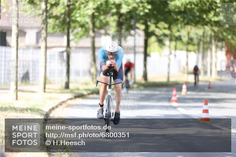 11.08.2024 - GEWOBA Citytriathlon Bremen H.Heesch http://msf.ph/oto/6800351 11.08.2024 11:59:22 Laufen  meine-sportfotos.de