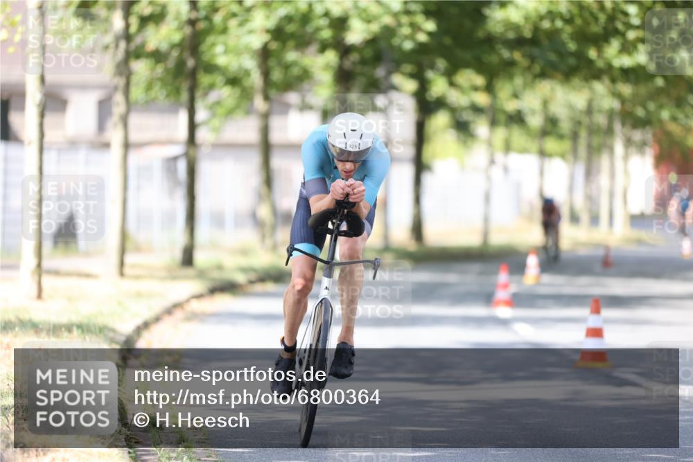 11.08.2024 - GEWOBA Citytriathlon Bremen H.Heesch http://msf.ph/oto/6800364 11.08.2024 11:59:22 Laufen  meine-sportfotos.de