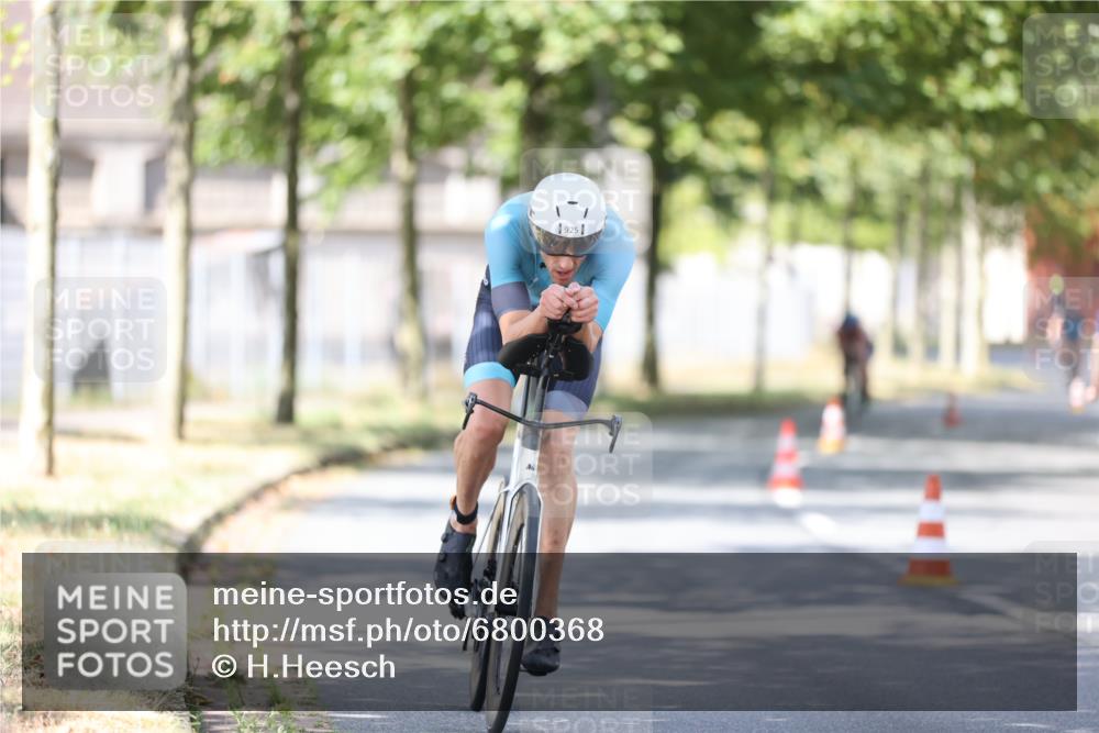 11.08.2024 - GEWOBA Citytriathlon Bremen H.Heesch http://msf.ph/oto/6800368 11.08.2024 11:59:22 Laufen  meine-sportfotos.de