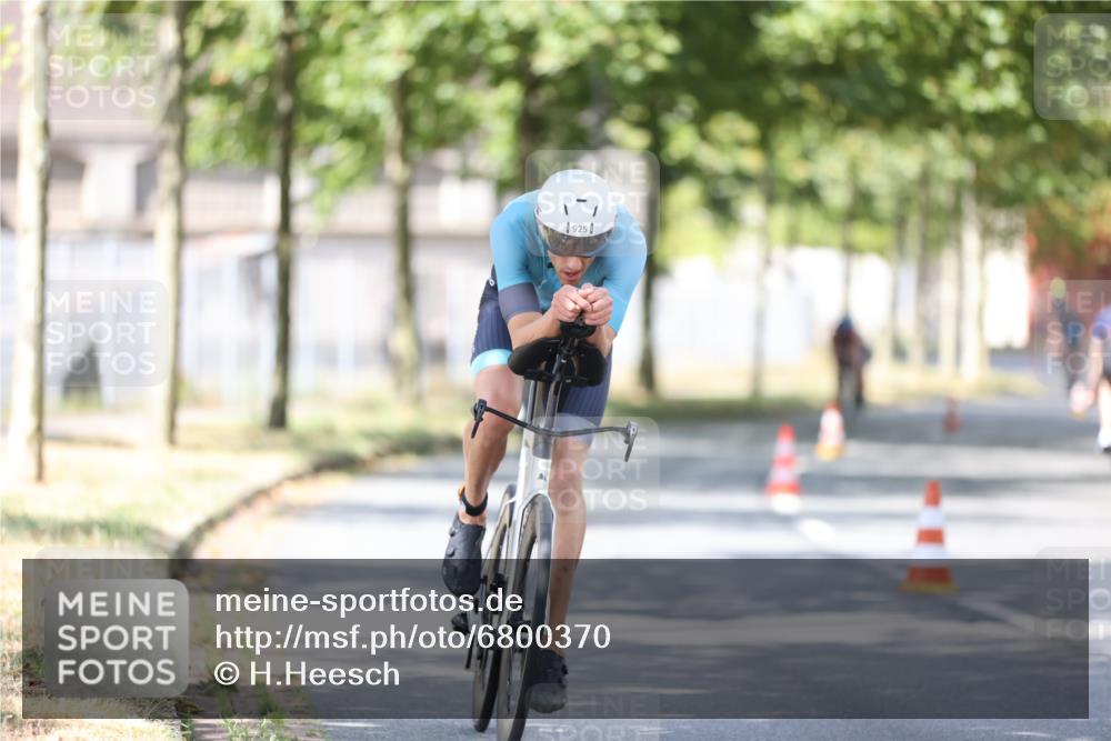 11.08.2024 - GEWOBA Citytriathlon Bremen H.Heesch http://msf.ph/oto/6800370 11.08.2024 11:59:22 Laufen  meine-sportfotos.de