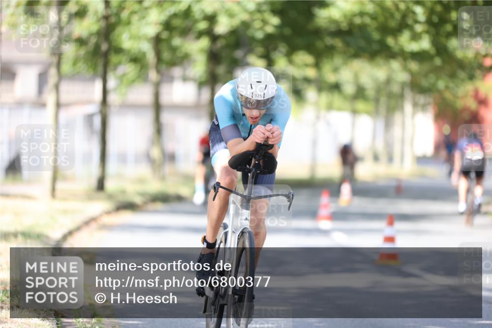 11.08.2024 - GEWOBA Citytriathlon Bremen H.Heesch http://msf.ph/oto/6800377 11.08.2024 11:59:23 Laufen  meine-sportfotos.de