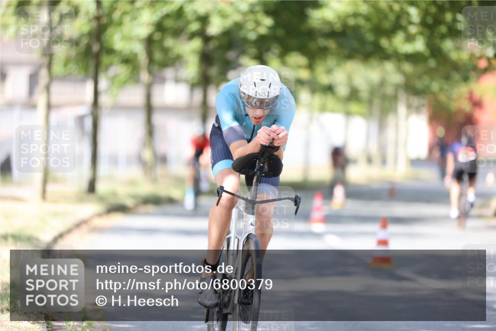 11.08.2024 - GEWOBA Citytriathlon Bremen H.Heesch http://msf.ph/oto/6800379 11.08.2024 11:59:23 Laufen  meine-sportfotos.de