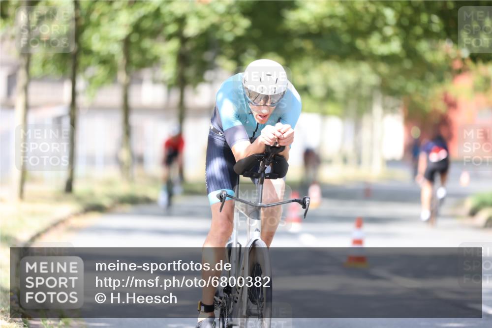 11.08.2024 - GEWOBA Citytriathlon Bremen H.Heesch http://msf.ph/oto/6800382 11.08.2024 11:59:23 Laufen  meine-sportfotos.de