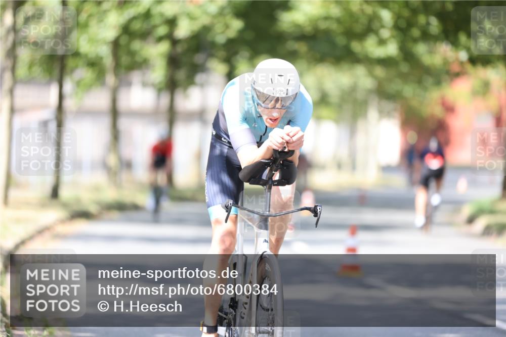 11.08.2024 - GEWOBA Citytriathlon Bremen H.Heesch http://msf.ph/oto/6800384 11.08.2024 11:59:23 Laufen  meine-sportfotos.de