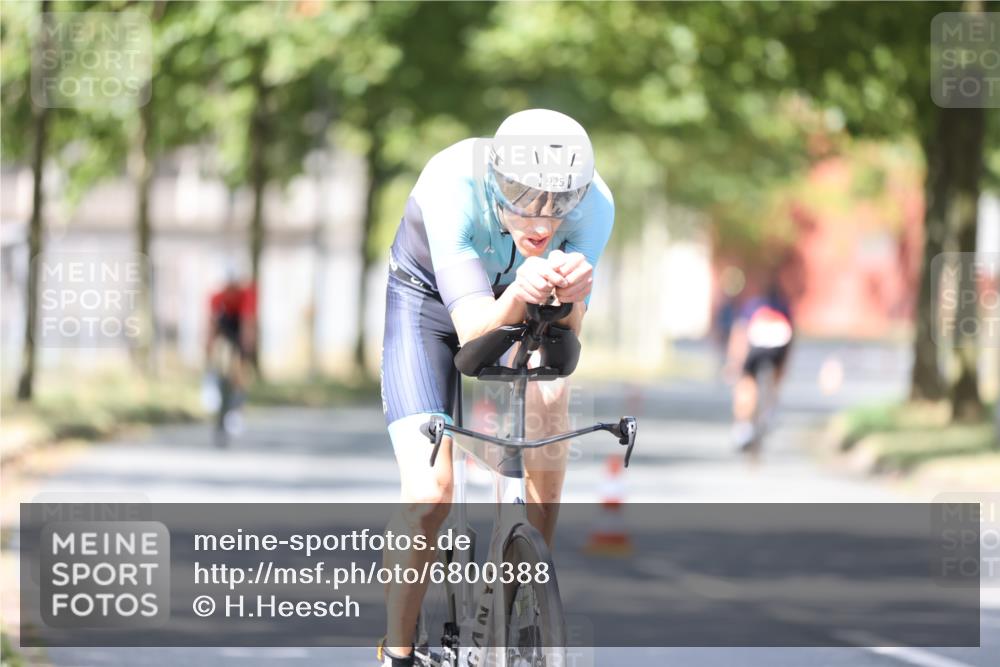 11.08.2024 - GEWOBA Citytriathlon Bremen H.Heesch http://msf.ph/oto/6800388 11.08.2024 11:59:23 Laufen  meine-sportfotos.de