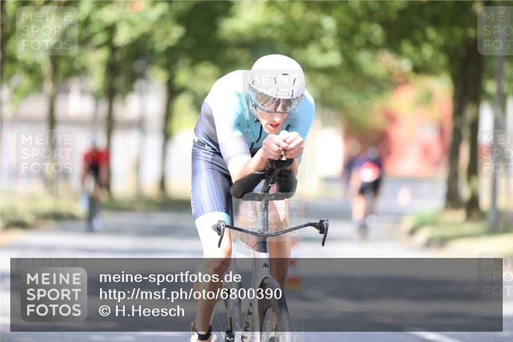 11.08.2024 - GEWOBA Citytriathlon Bremen H.Heesch http://msf.ph/oto/6800390 11.08.2024 11:59:23 Laufen  meine-sportfotos.de