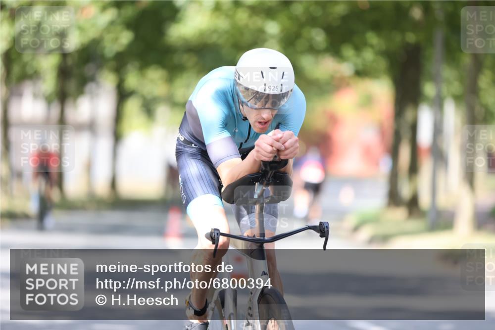 11.08.2024 - GEWOBA Citytriathlon Bremen H.Heesch http://msf.ph/oto/6800394 11.08.2024 11:59:23 Laufen  meine-sportfotos.de