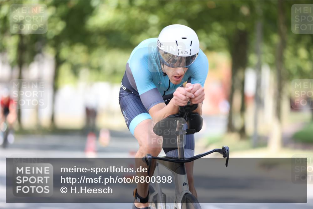 11.08.2024 - GEWOBA Citytriathlon Bremen H.Heesch http://msf.ph/oto/6800398 11.08.2024 11:59:23 Laufen  meine-sportfotos.de