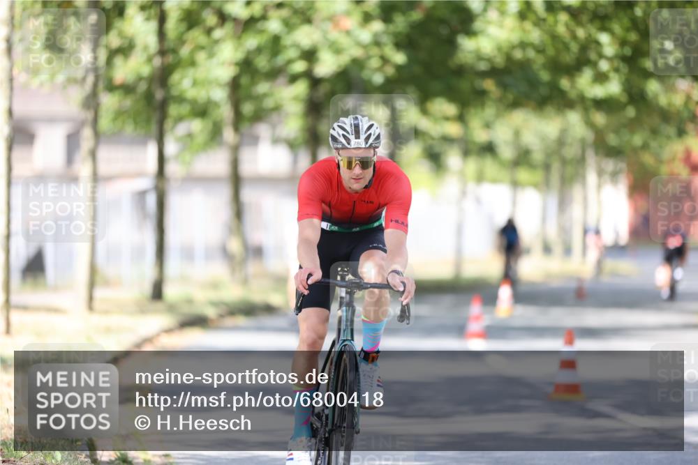 11.08.2024 - GEWOBA Citytriathlon Bremen H.Heesch http://msf.ph/oto/6800418 11.08.2024 11:59:26 Laufen  meine-sportfotos.de