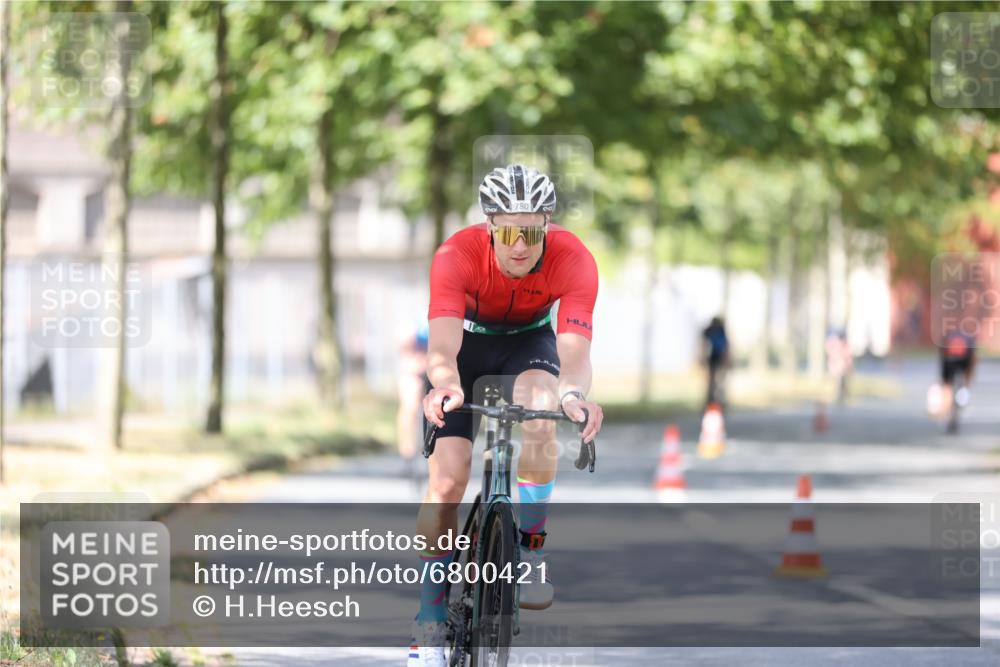 11.08.2024 - GEWOBA Citytriathlon Bremen H.Heesch http://msf.ph/oto/6800421 11.08.2024 11:59:26 Laufen  meine-sportfotos.de