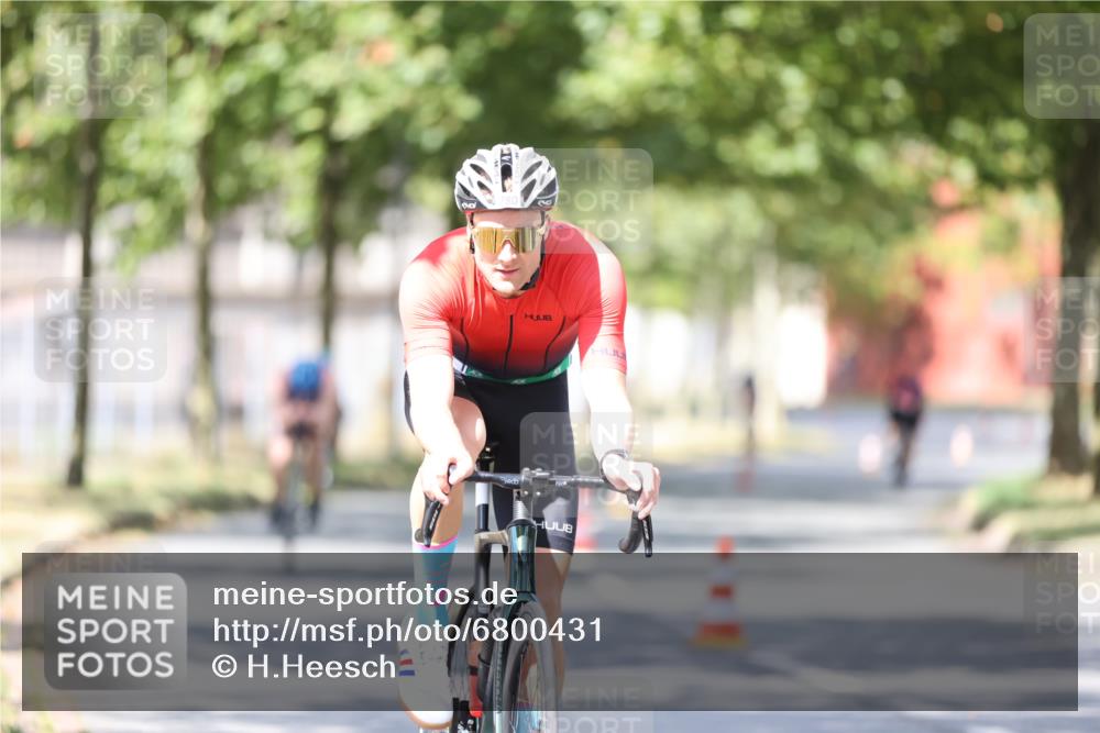 11.08.2024 - GEWOBA Citytriathlon Bremen H.Heesch http://msf.ph/oto/6800431 11.08.2024 11:59:26 Laufen  meine-sportfotos.de