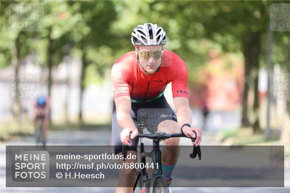 11.08.2024 - GEWOBA Citytriathlon Bremen H.Heesch http://msf.ph/oto/6800441 11.08.2024 11:59:26 Laufen  meine-sportfotos.de
