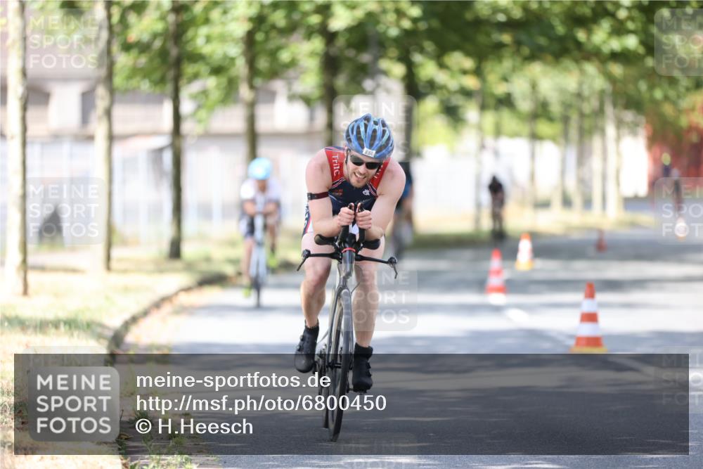 11.08.2024 - GEWOBA Citytriathlon Bremen H.Heesch http://msf.ph/oto/6800450 11.08.2024 11:59:28 Laufen  meine-sportfotos.de