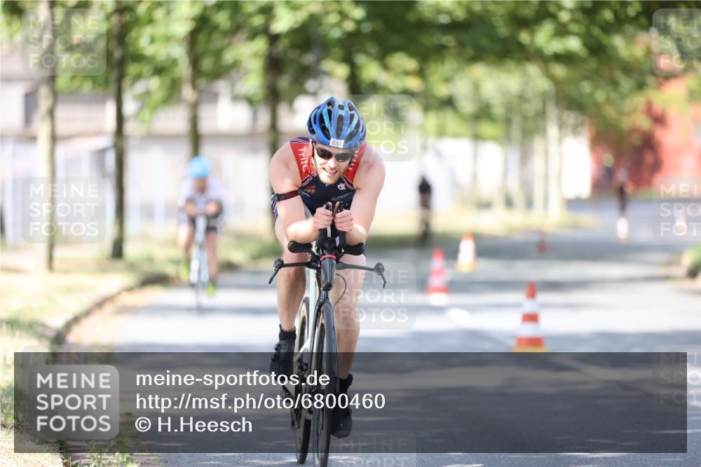 11.08.2024 - GEWOBA Citytriathlon Bremen H.Heesch http://msf.ph/oto/6800460 11.08.2024 11:59:29 Laufen  meine-sportfotos.de