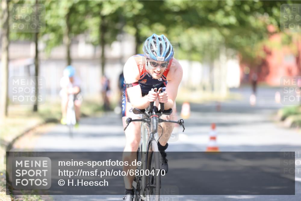 11.08.2024 - GEWOBA Citytriathlon Bremen H.Heesch http://msf.ph/oto/6800470 11.08.2024 11:59:29 Laufen  meine-sportfotos.de