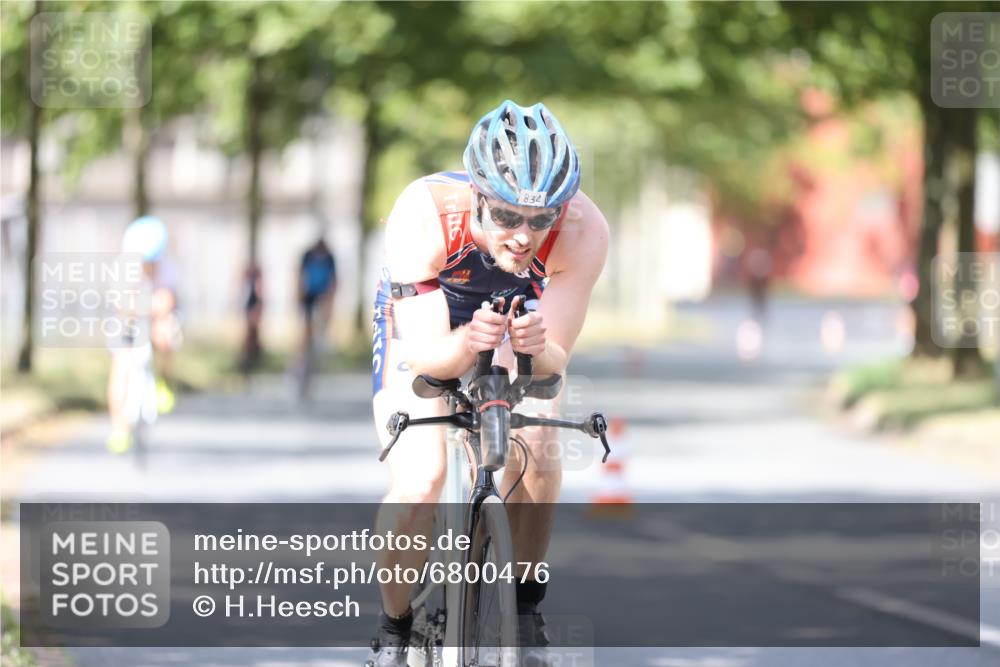 11.08.2024 - GEWOBA Citytriathlon Bremen H.Heesch http://msf.ph/oto/6800476 11.08.2024 11:59:29 Laufen  meine-sportfotos.de