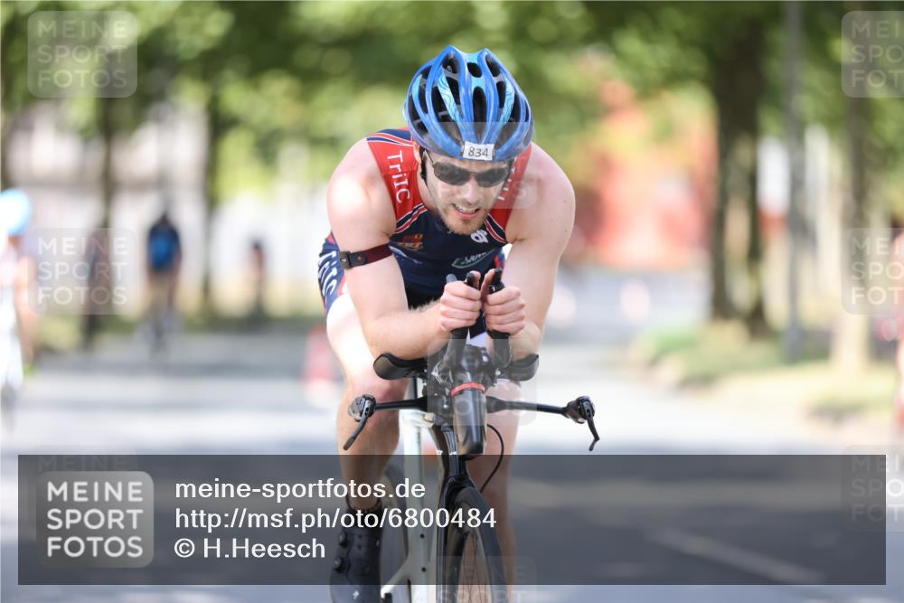 11.08.2024 - GEWOBA Citytriathlon Bremen H.Heesch http://msf.ph/oto/6800484 11.08.2024 11:59:29 Laufen  meine-sportfotos.de
