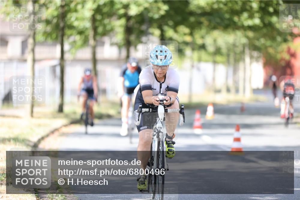 11.08.2024 - GEWOBA Citytriathlon Bremen H.Heesch http://msf.ph/oto/6800496 11.08.2024 11:59:31 Laufen  meine-sportfotos.de