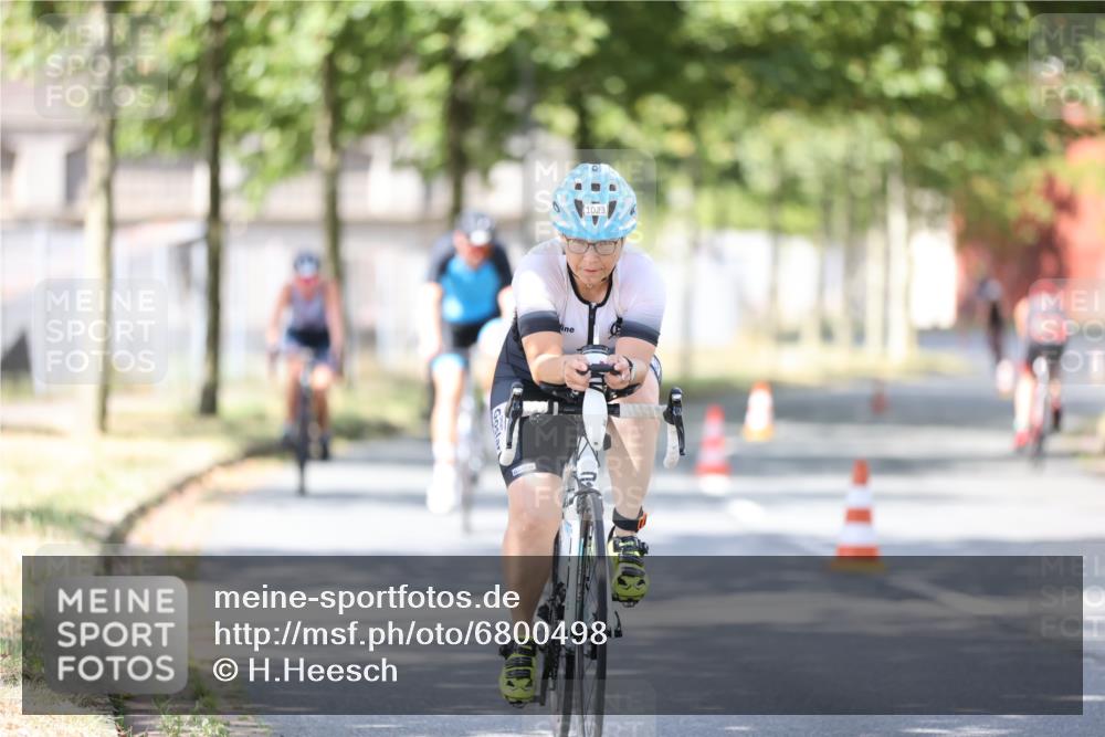 11.08.2024 - GEWOBA Citytriathlon Bremen H.Heesch http://msf.ph/oto/6800498 11.08.2024 11:59:31 Laufen  meine-sportfotos.de